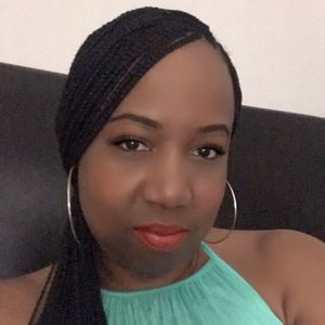 Meet your Posher, Shana